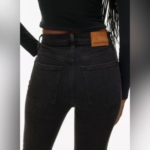 Aritzia Denim Forum Yoko Slim Jean in Black Eyeliner Size 26